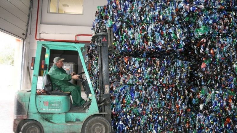 Казахстан запретил вывоз ПЭТ отходов