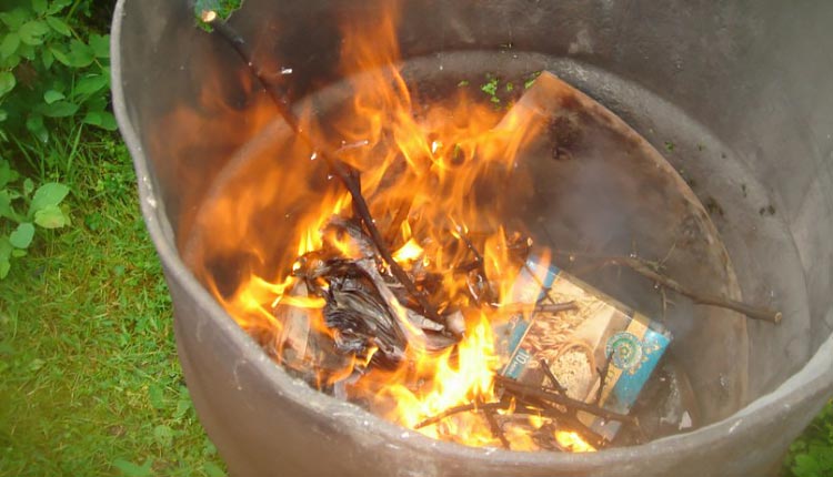 Сжигание мусора на даче в железной бочке — как правильно жечь отходы