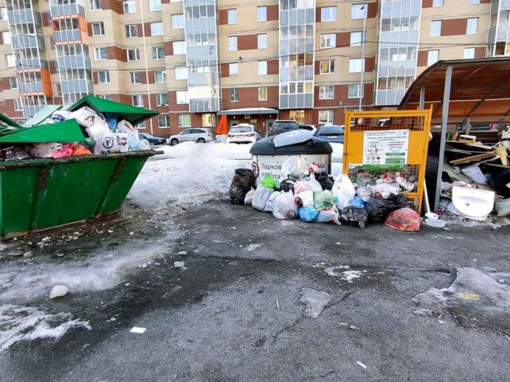 В Белгороде возникли затруднения с вывозом мусора